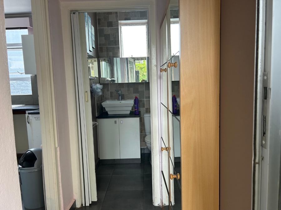 To Let 4 Bedroom Property for Rent in Mill Park Eastern Cape